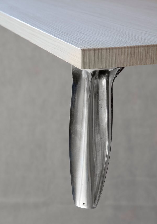 gambe per tavoli bassi in fusione di alluminio Puwun design by Mauro Magnano